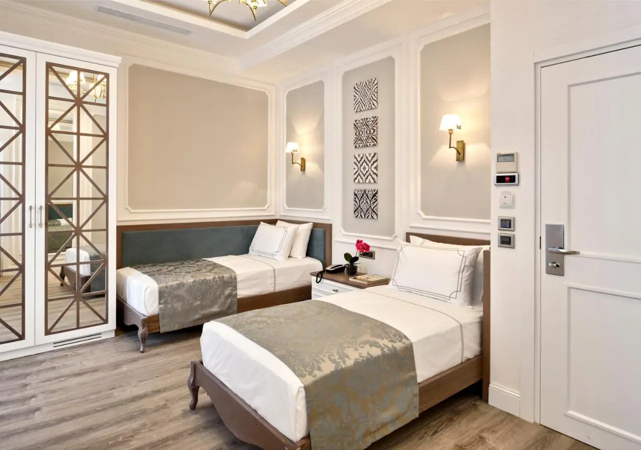 Mirrors Hotel İstanbul Taksim City Center