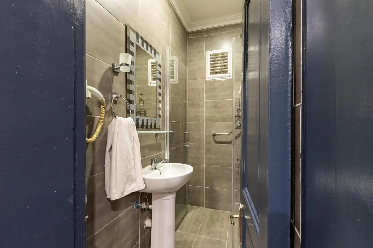 Ganbaru Tours - Flats in Galata