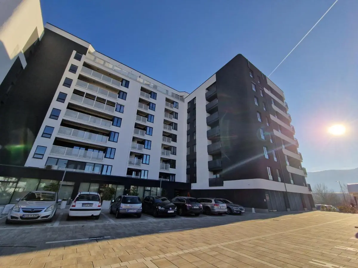 River Lux Residence & Private Garage