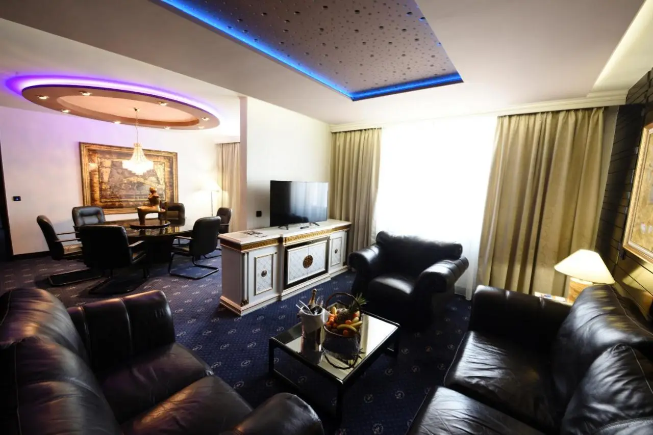 Hotel Holiday