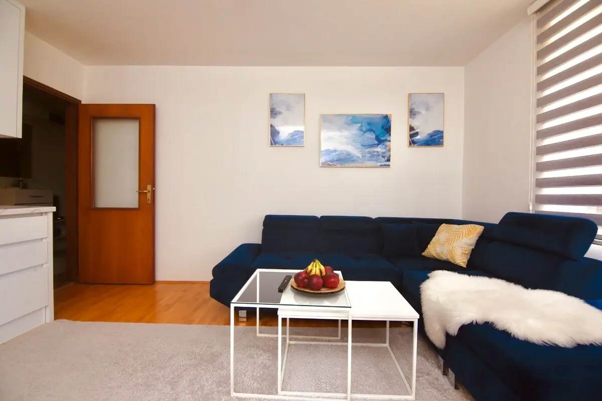 DeluxeSuite, Full Kitchen, KingSize Bed, AC WiFi