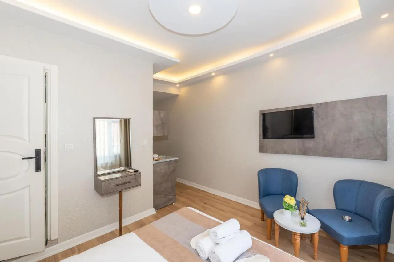 BiRAND SUiT HOTEL