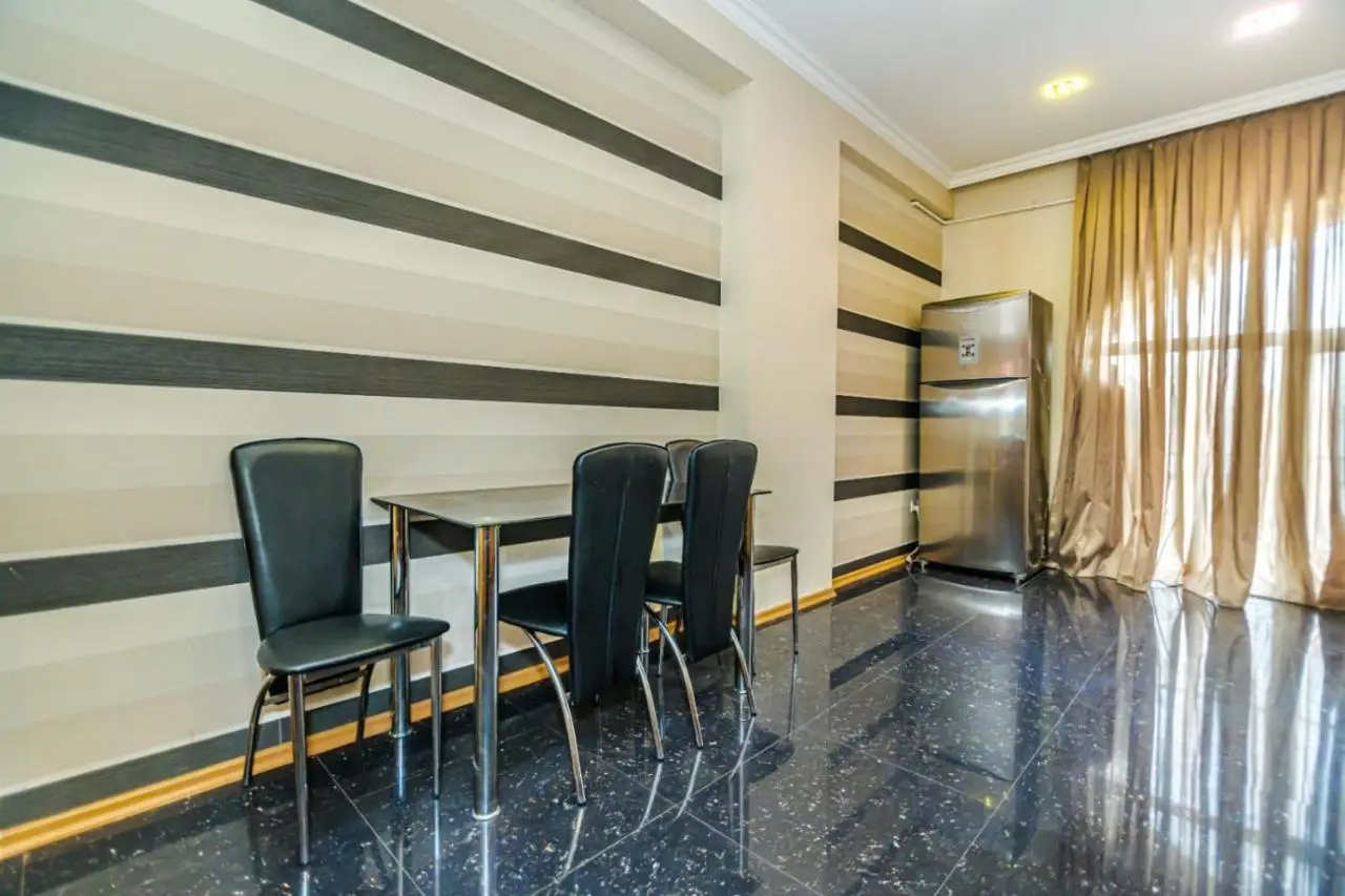 Apartment On Mc Donalds