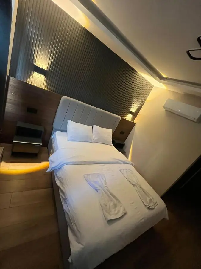 SkyLife OldCity Hotel