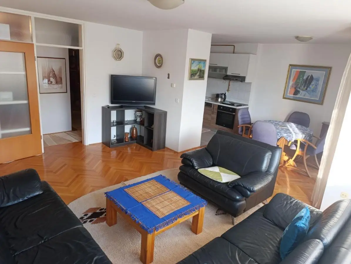 Centar SA with free garage parking