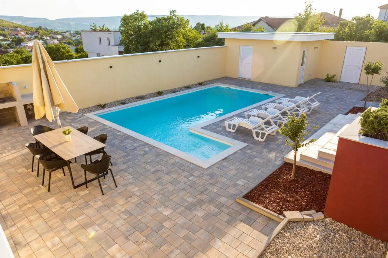 Villa Bona - Private Pool Oasis
