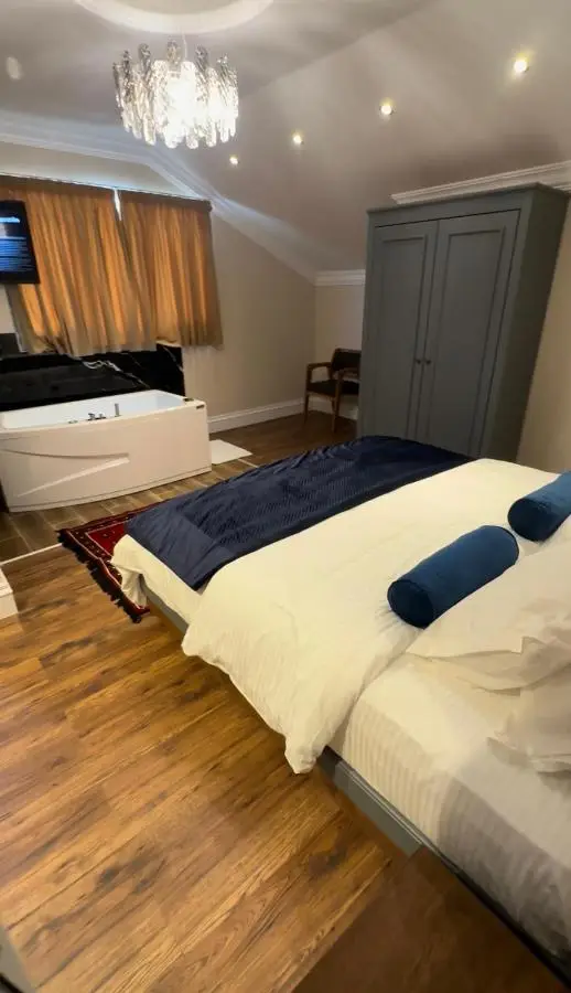 Flored Hotel