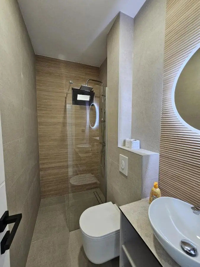 Apartmani Leženić M