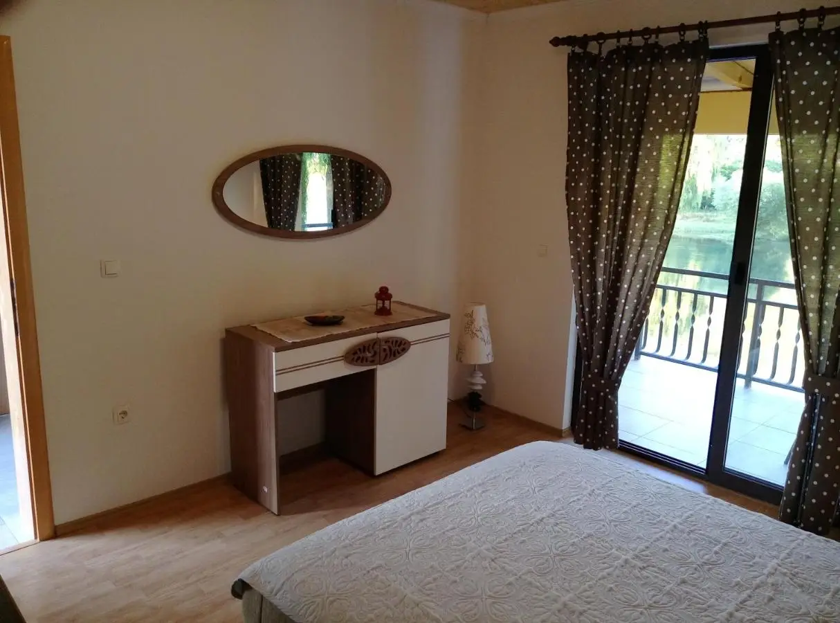 River House Buna