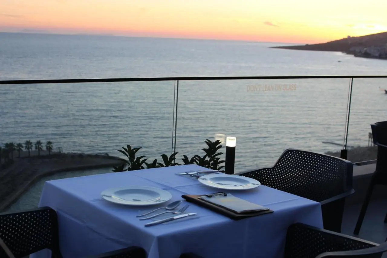 The Queen's Lion Premium HOTEL