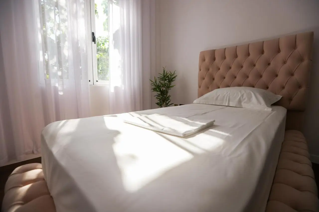 "MiddleNest" Central Apartment