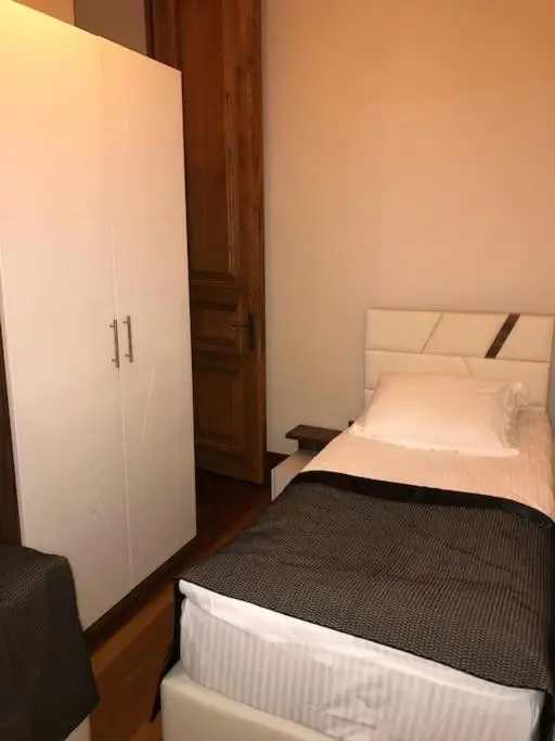 Aslan Residence