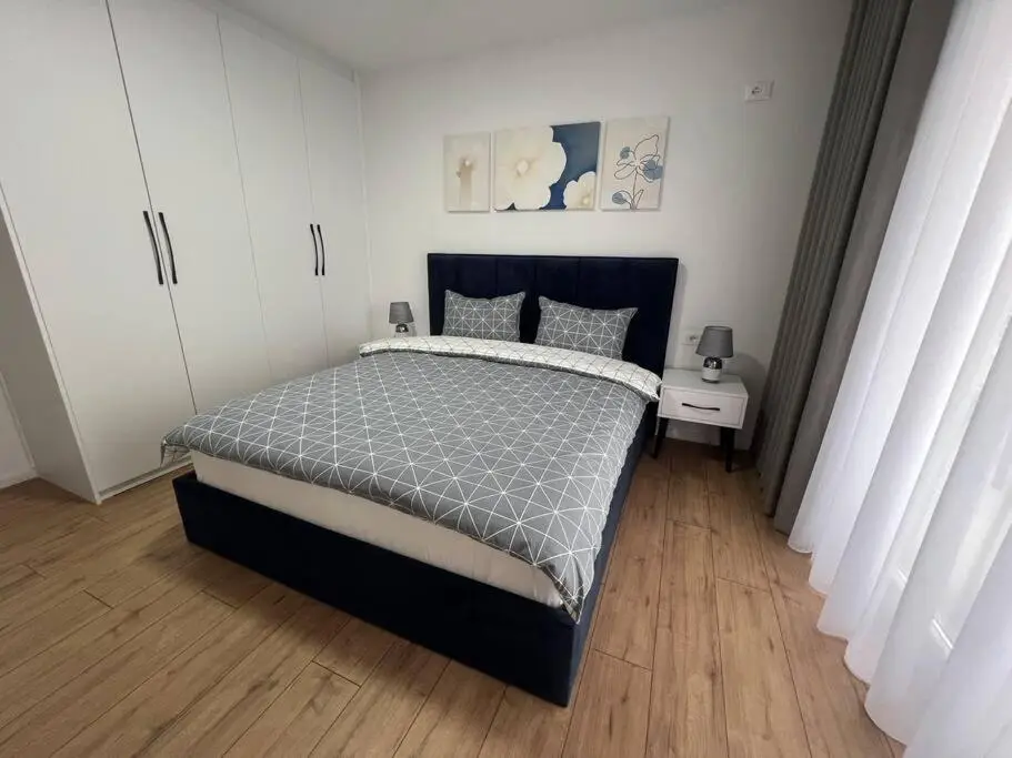 Modern apt near city centre