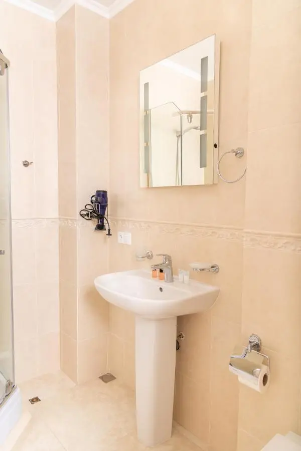 Rose Hotel Vake