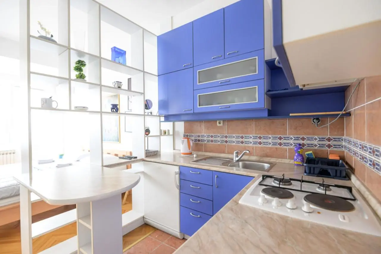 STUDIO APARTMENT SiLVER