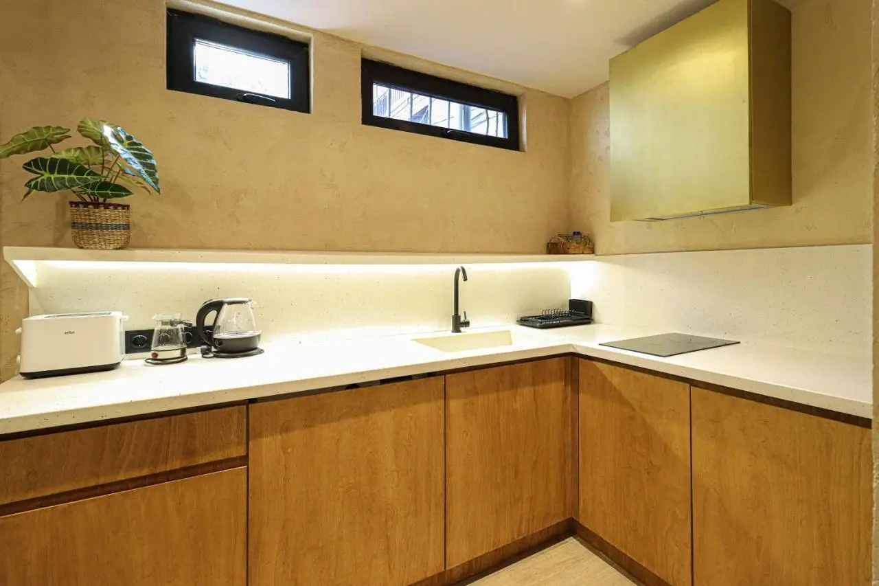 Newly Designed 2BR Apartment In Center-By Wehost