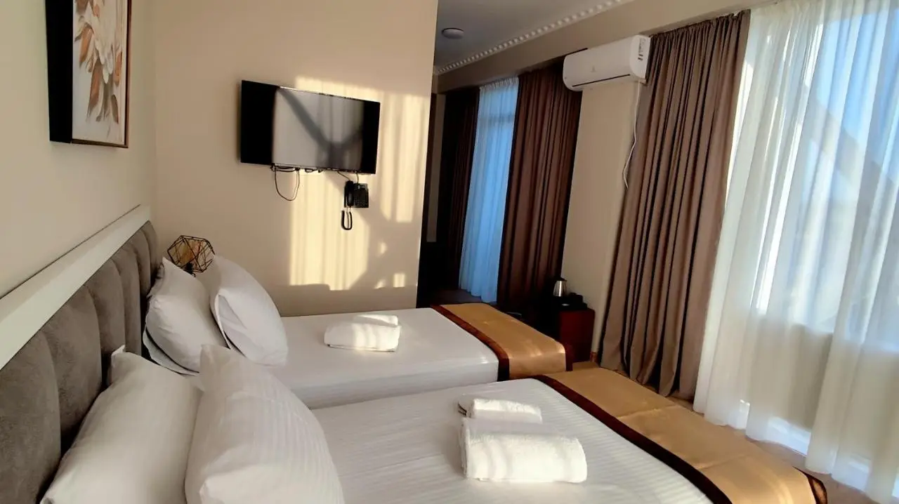 Hotel Red Tower