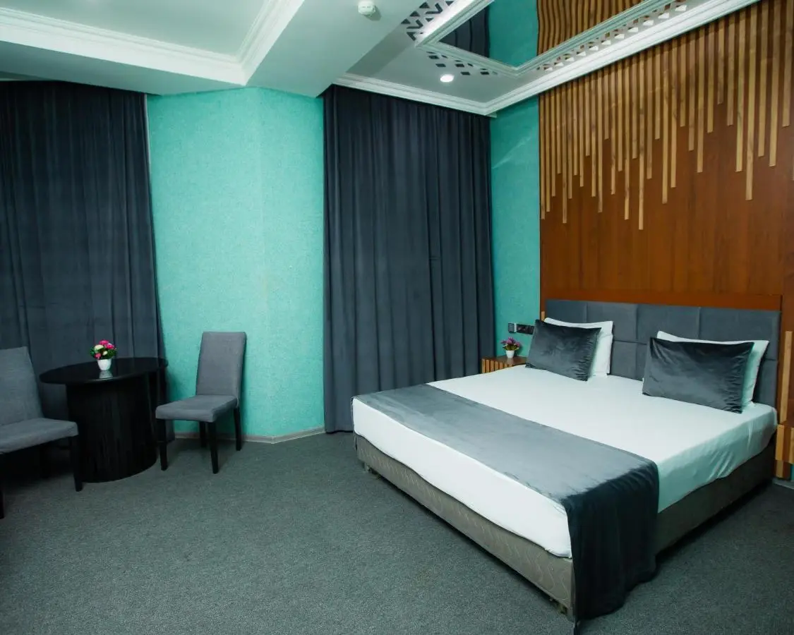 Corniche White City Hotel