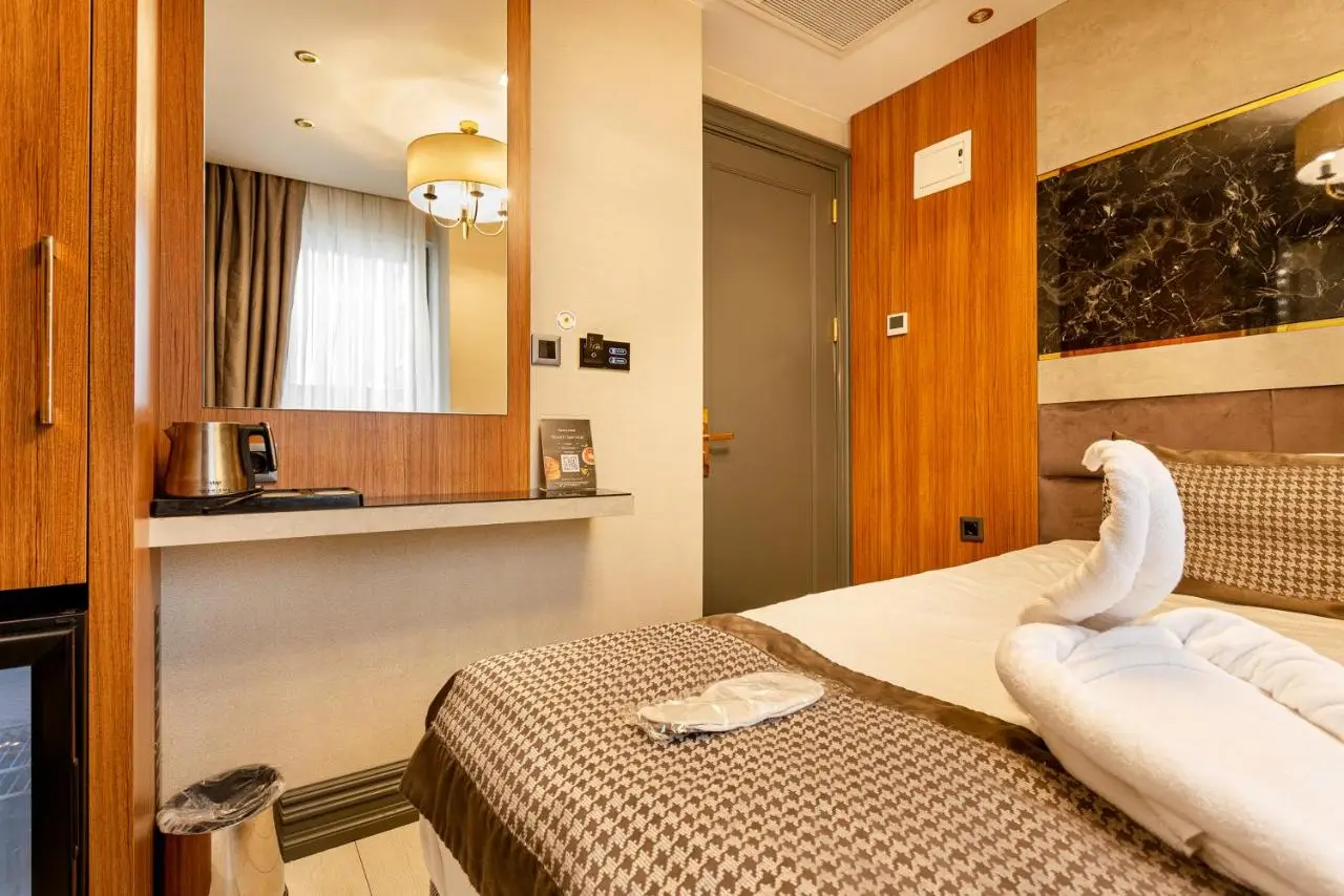 Santra Hotel
