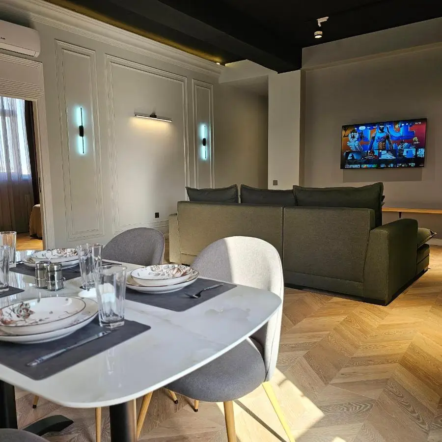 lux-deluxe city apartment