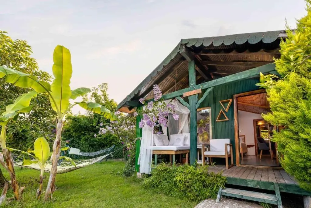 Etenna Beach Bungalows
