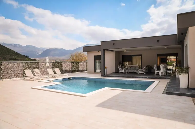 Villa TORO Velvet