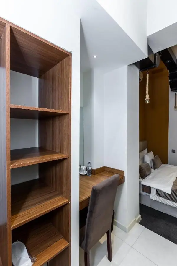 The Cozy Eight Hotel
