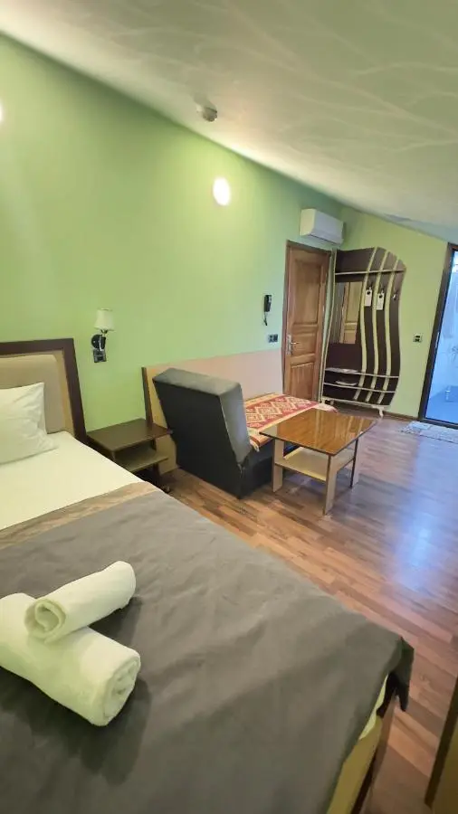 Yaffle Inn Shaki Boutique Hotel