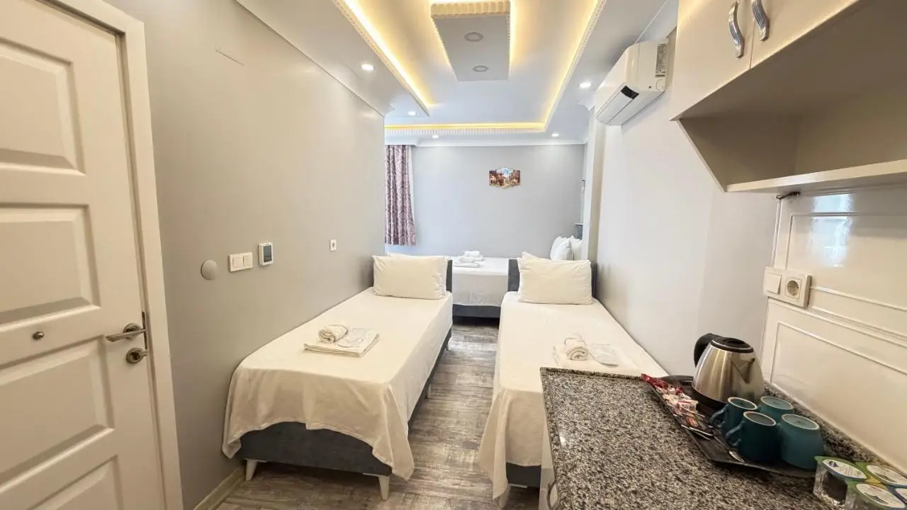 VERSECA HOTEL