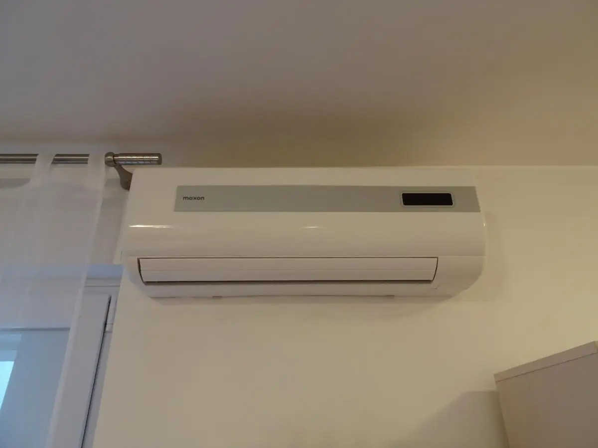 Quiet Apartment in City Center, Free Private Parking