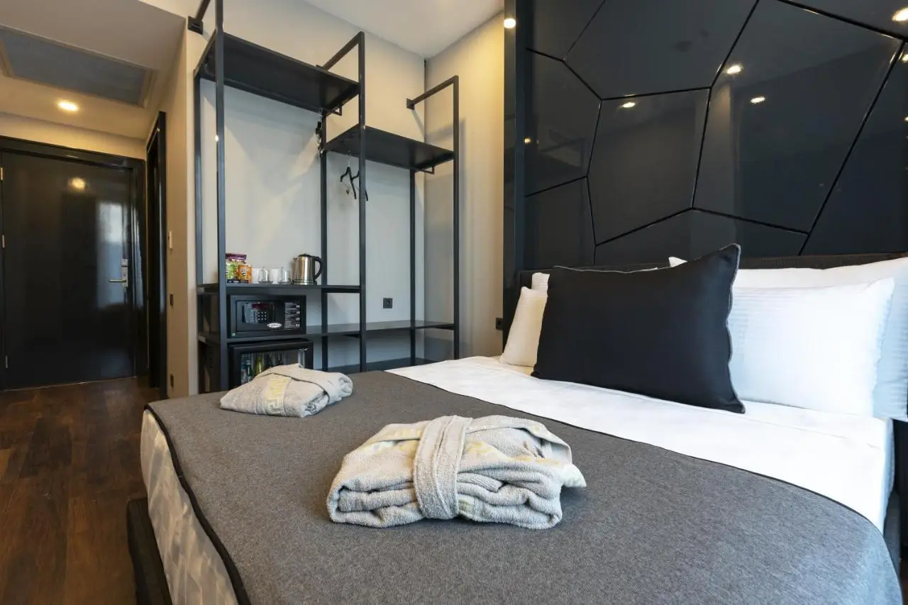 Lucky Monkey Hotel
