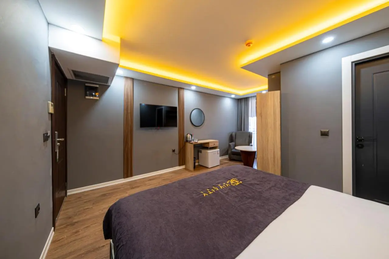 Viv City Hotel