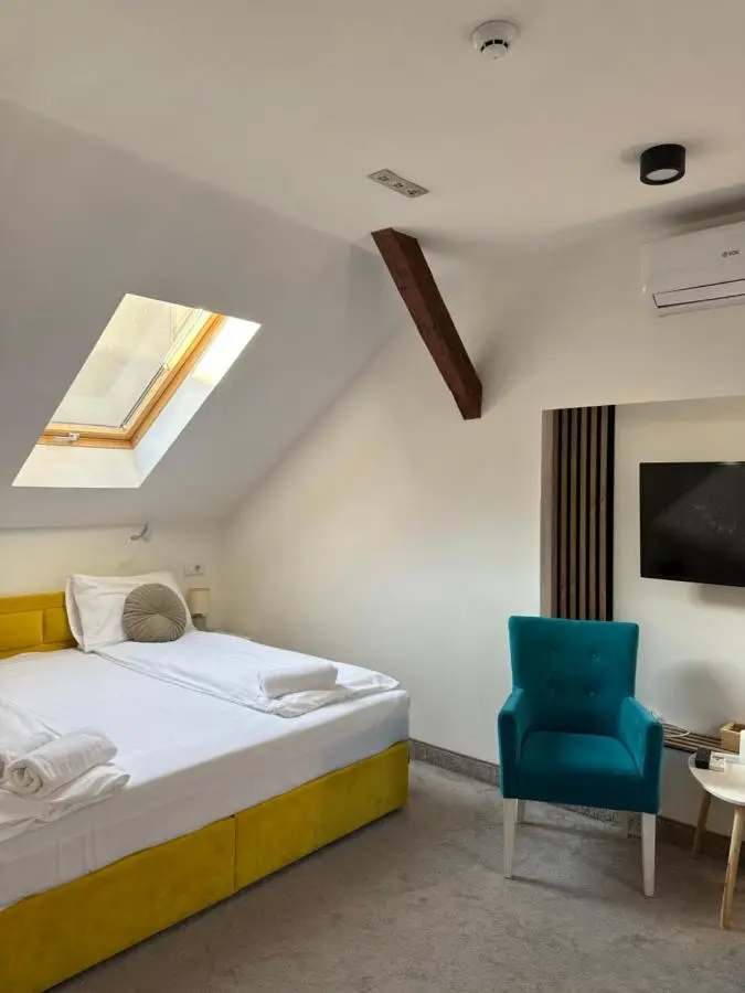 Deluxe Nortel Hotel
