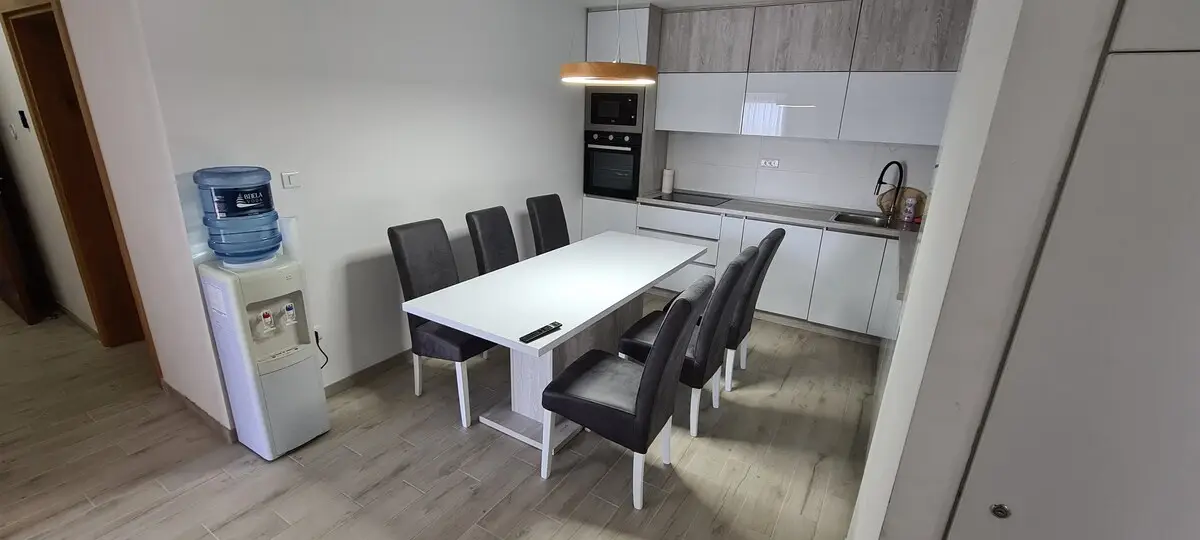 Apartment, 4BDR, shared pool