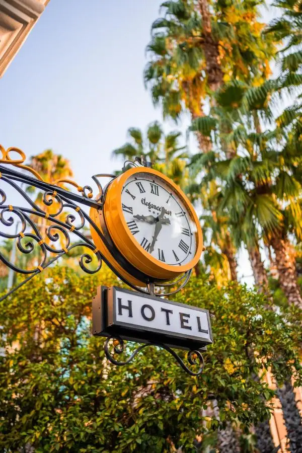 Elegance East Hotel