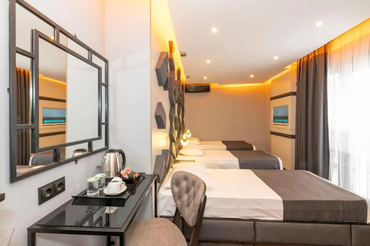 White Palace Hotel