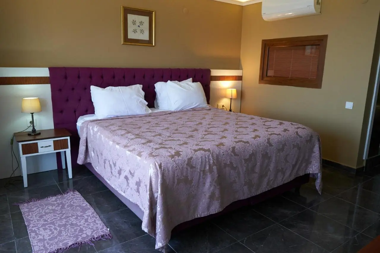 Phellos Suites Boutique Hotel