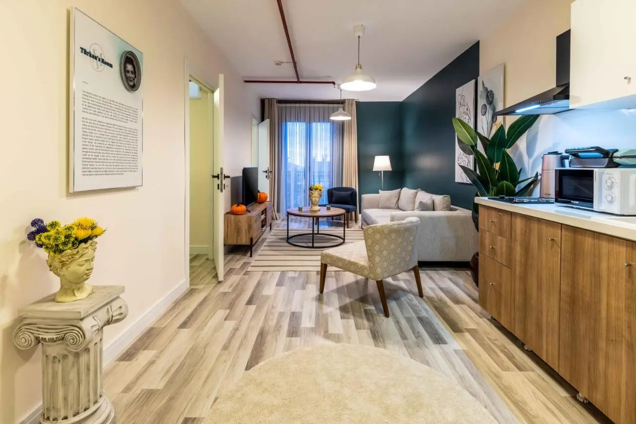 Monnas Suite