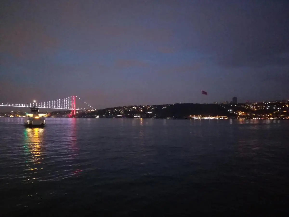 Bosphorus waterfront flat, Cengelköy