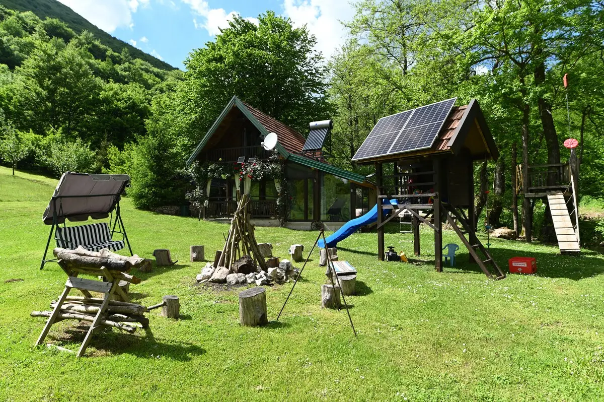 Nina's Cabin
