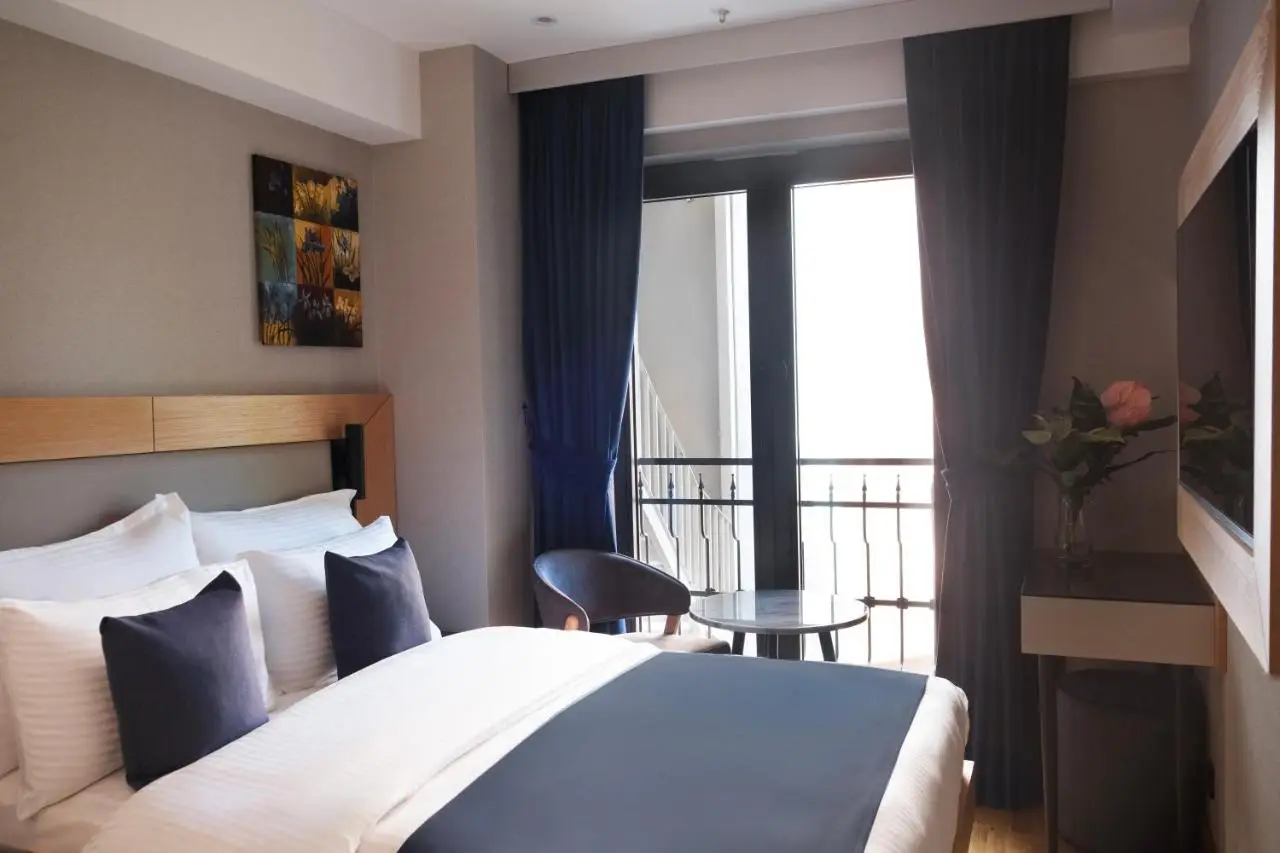 Istanbul Taksim Pera Star Hotel - Istiklal Street