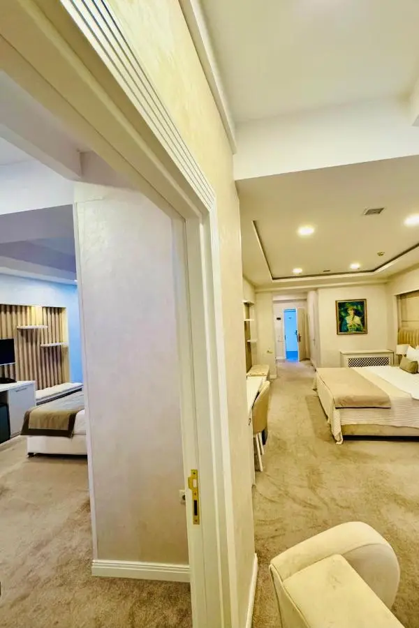 Ganjali Plaza Hotel