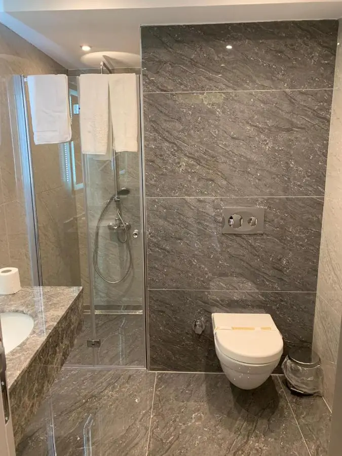 Regency World Hotel