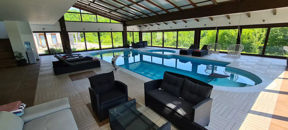 Luxury apartment with sauna and pool