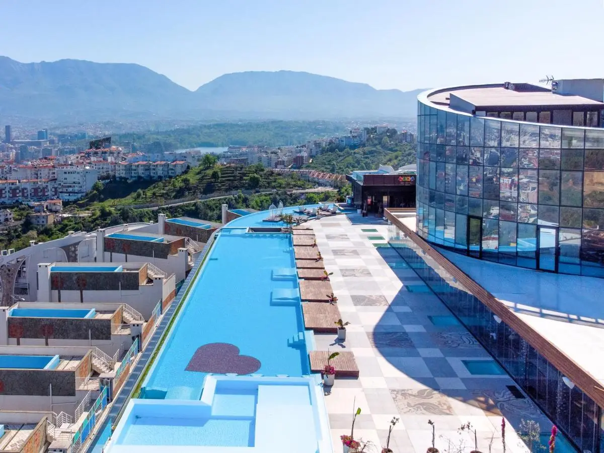 Arka Art Hotel