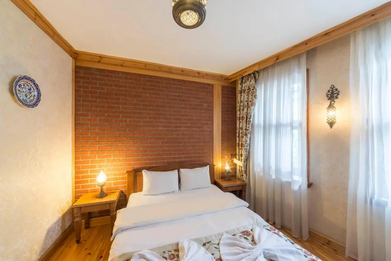 Lalinn Hotel