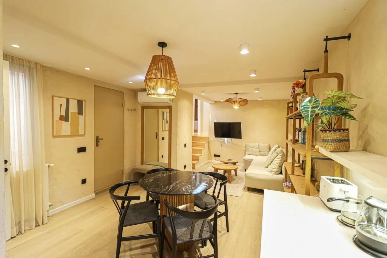 Newly Designed 2BR Apartment In Center-By Wehost