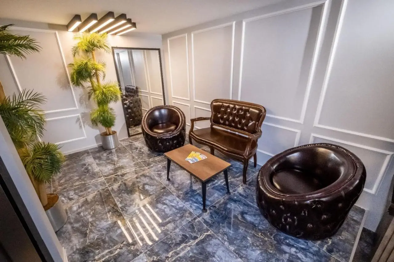 The Queen Hotel