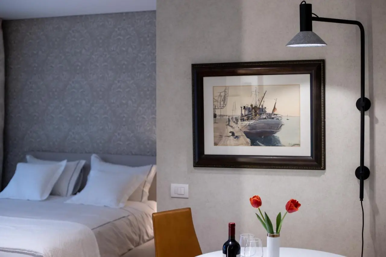 Seven Luxury Suites