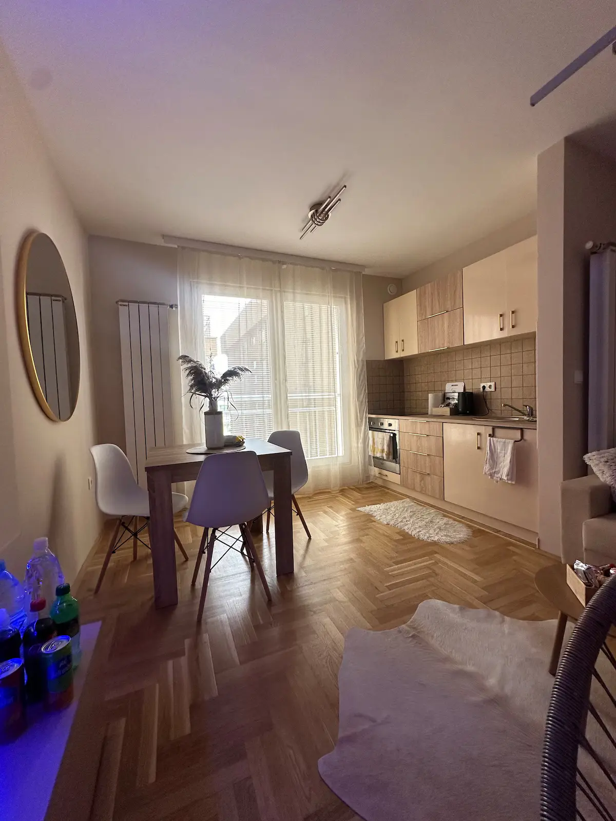 Studio near the airport, tram and bus